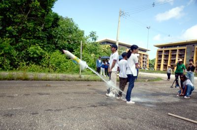 notícia: Estudantes da rede estadual participam de lançamento de foguetes com foco na Mostra Brasileira