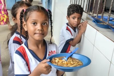 notícia: Escolas recebem repasse para Alimentação do Programa Dinheiro na Escola Paraense