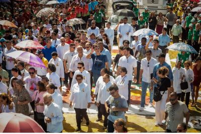 notícia: Tradição cultural e religiosa leva fiéis às ruas de Capanema para celebrar Corpus Christi