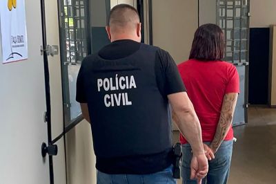 notícia: Mulher é presa por enganar vítimas com falsa recompensa e furtar objetos em Icoaraci