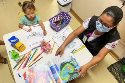 notícia: Hospital Geral de Tailândia arrecada cerca de 160 brinquedos em evento junino solidário