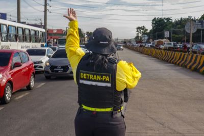 notícia: Agentes do Detran fiscalizam movimento na BR-316 na manhã deste sábado, 6