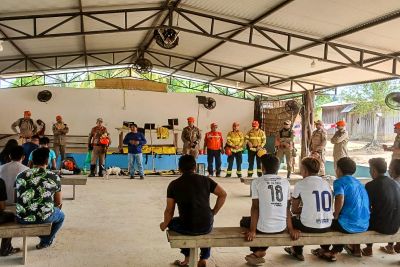 notícia: Munduruku recebem capacitação de Brigadas de Incêndios em Jacareacanga  