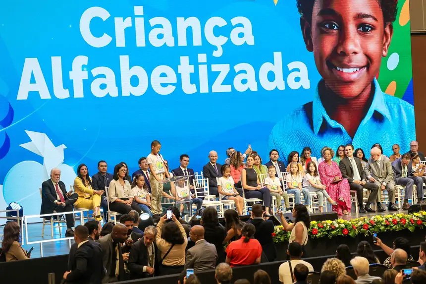 <div class='credito_fotos'>Foto: Marco Santos / Ag. Pará | <a href='/midias/2025/originais/20250210184306-GF00022951-F00376622.webp' download><i class='fa-solid fa-download'></i> Download</a></div>