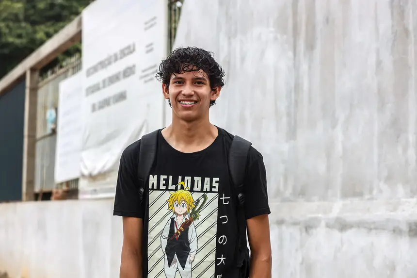 Ismael Alves Barbosa - estudante universitário, 23 anos
Fala sobre a importância da escola ficar pronta. <div class='credito_fotos'>Foto: Bruno Cruz / Agência Pará | <a href='/midias/2025/originais/20250221105826-GF00023047-F00379450.webp' download><i class='fa-solid fa-download'></i> Download</a></div>