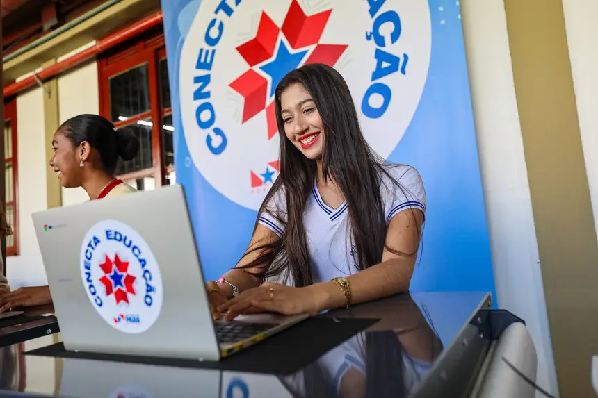 Amanda vitória 16 escola São Francisco <div class='credito_fotos'>Foto: Marco Santos / Ag. Pará   |   <a href='/midias/2025/originais/20250224164529-GF00023080-F00380332.webp' download><i class='fa-solid fa-download'></i> Download</a></div>