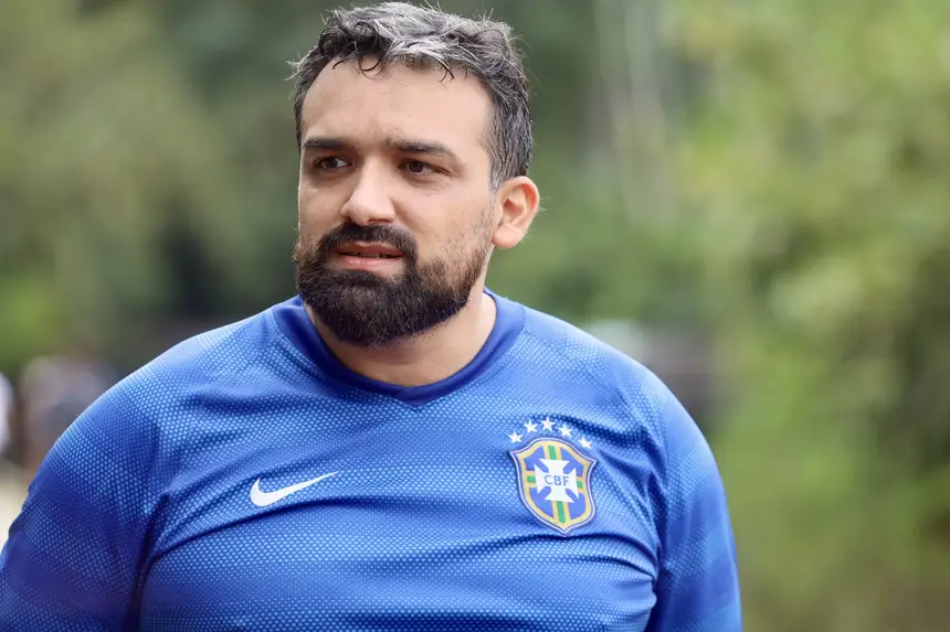 Robson Wellik
Empresário <div class='credito_fotos'>Foto: Bruno Cruz / Agência Pará | <a href='/midias/2025/originais/20250301112724-GF00023134-F00382235.webp' download><i class='fa-solid fa-download'></i> Download</a></div>