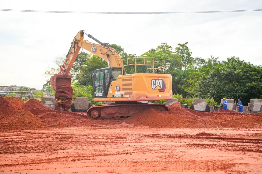 Atualização obras viaduto BR com a Independência
Local: BR com a Independência <div class='credito_fotos'>Foto: Raphael Luz / Agência Pará | <a href='/midias/2025/originais/20250318110913-GF00023241-F00385693.webp' download><i class='fa-solid fa-download'></i> Download</a></div>