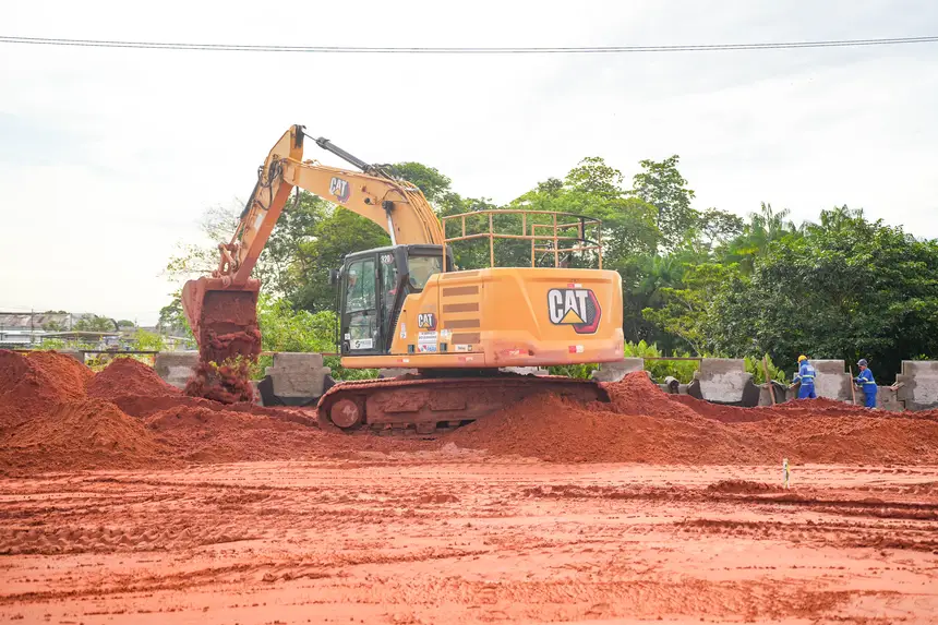 Atualização obras viaduto BR com a Independência
Local: BR com a Independência <div class='credito_fotos'>Foto: Raphael Luz / Agência Pará | <a href='/midias/2025/originais/20250318110918-GF00023241-F00385695.webp' download><i class='fa-solid fa-download'></i> Download</a></div>