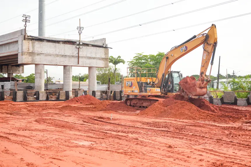 Atualização obras viaduto BR com a Independência
Local: BR com a Independência <div class='credito_fotos'>Foto: Raphael Luz / Agência Pará | <a href='/midias/2025/originais/20250318110932-GF00023241-F00385702.webp' download><i class='fa-solid fa-download'></i> Download</a></div>