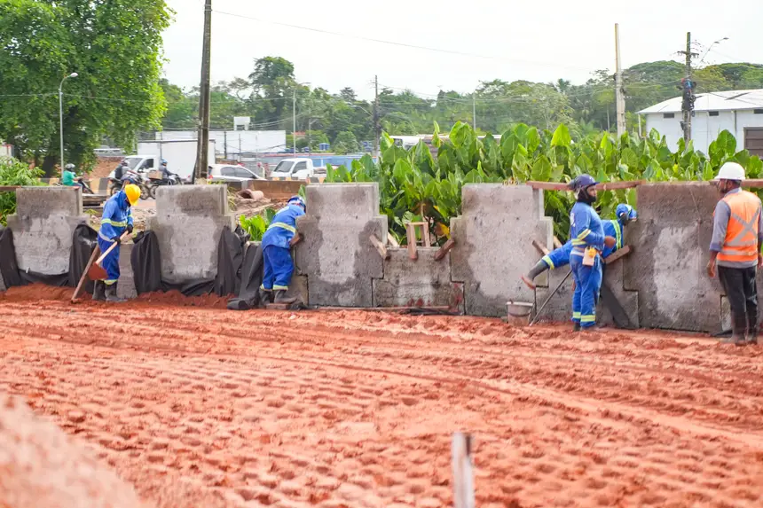 Atualização obras viaduto BR com a Independência
Local: BR com a Independência <div class='credito_fotos'>Foto: Raphael Luz / Agência Pará | <a href='/midias/2025/originais/20250318111008-GF00023241-F00385719.webp' download><i class='fa-solid fa-download'></i> Download</a></div>