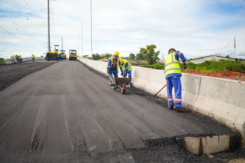 Atualização obras viaduto BR com a Independência
Local: BR com a Independência <div class='credito_fotos'>Foto: Raphael Luz / Agência Pará | <a href='/midias/2025/originais/20250318111046-GF00023241-F00385738.webp' download><i class='fa-solid fa-download'></i> Download</a></div>