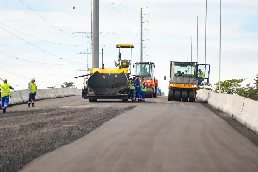 Atualização obras viaduto BR com a Independência
Local: BR com a Independência <div class='credito_fotos'>Foto: Raphael Luz / Agência Pará | <a href='/midias/2025/originais/20250318111050-GF00023241-F00385740.webp' download><i class='fa-solid fa-download'></i> Download</a></div>