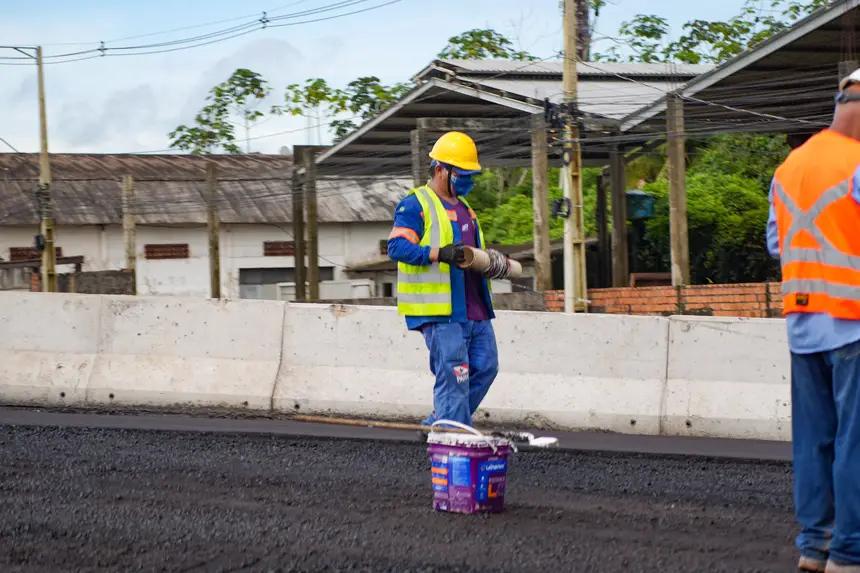Atualização obras viaduto BR com a Independência
Local: BR com a Independência <div class='credito_fotos'>Foto: Raphael Luz / Agência Pará | <a href='/midias/2025/originais/20250318111122-GF00023241-F00385756.webp' download><i class='fa-solid fa-download'></i> Download</a></div>