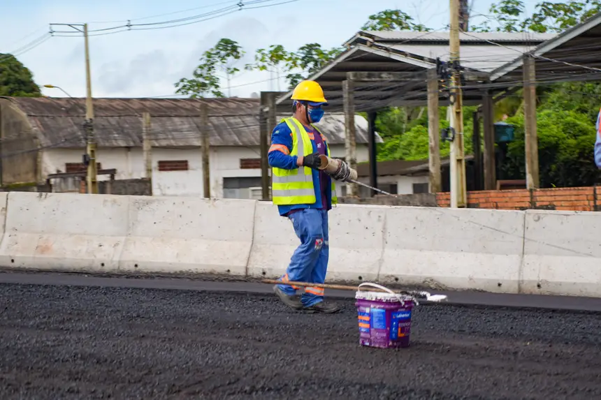 Atualização obras viaduto BR com a Independência
Local: BR com a Independência <div class='credito_fotos'>Foto: Raphael Luz / Agência Pará | <a href='/midias/2025/originais/20250318111124-GF00023241-F00385757.webp' download><i class='fa-solid fa-download'></i> Download</a></div>