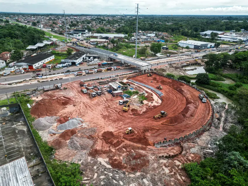 Atualização obras viaduto BR com a Independência
Local: BR com a Independência <div class='credito_fotos'>Foto: Raphael Luz / Agência Pará | <a href='/midias/2025/originais/20250318112430-GF00023241-F00385764.webp' download><i class='fa-solid fa-download'></i> Download</a></div>