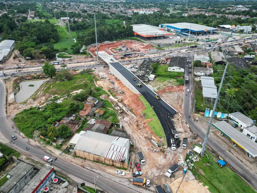 Atualização obras viaduto BR com a Independência
Local: BR com a Independência <div class='credito_fotos'>Foto: Raphael Luz / Agência Pará | <a href='/midias/2025/originais/20250318112432-GF00023241-F00385765.webp' download><i class='fa-solid fa-download'></i> Download</a></div>