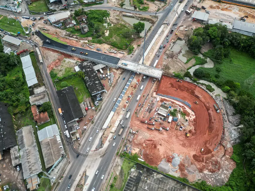 Atualização obras viaduto BR com a Independência
Local: BR com a Independência <div class='credito_fotos'>Foto: Raphael Luz / Agência Pará | <a href='/midias/2025/originais/20250318112441-GF00023241-F00385770.webp' download><i class='fa-solid fa-download'></i> Download</a></div>