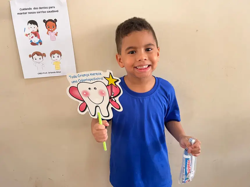 Todas as crianças receberam kits de higiene bucal