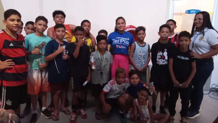 Crianças participantes da atividade educativa na Usina da Cabanagem