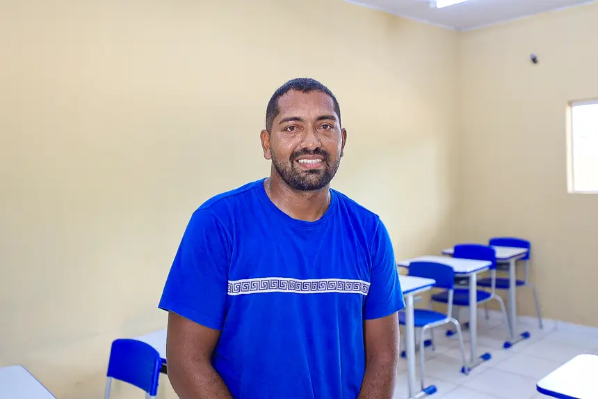 Professor Eliezer Santos