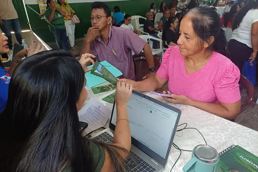 Maria Idenice recebeu atendimento sobre o CAR e o programa Floresta + Amazônia 