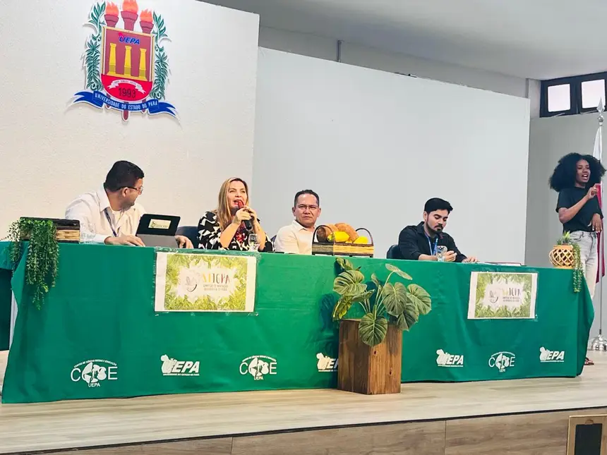 A coordenadora do Programa IG e Marcas Coletivas, Márcia Tagore, representou a Sedap na solenidade de abertura do simpósio