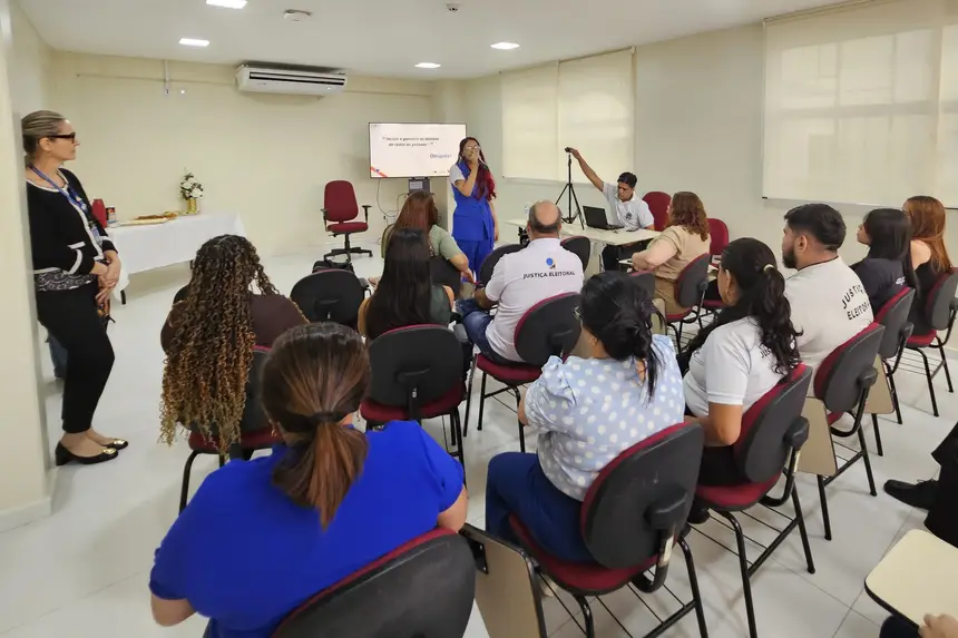 Capacitação teve a participação presencial e remota de servidores, que tiraram dúvidas em torno da inclusão e do atendimento humanizado.