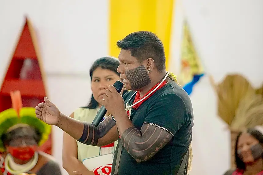 Patkore Kayapó - Presidente da Associação Floresta Protegida <div class='credito_fotos'>Foto: Wellyngton Coelho / Ag.Pará | <a href='/midias/2025/originais/20250404195232-GF00023396-F00390719.webp' download><i class='fa-solid fa-download'></i> Download</a></div>
