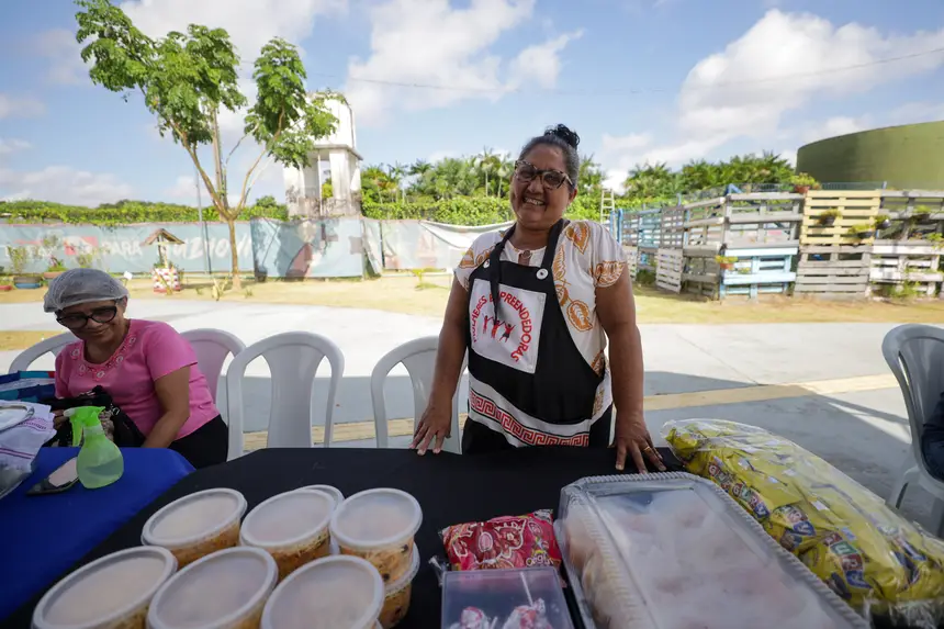 Lilian Ribeiro
População celebra três anos de funcionamento da UsiPaz Bengui com programação especial <div class='credito_fotos'>Foto: Pedro Guerreiro / Ag. Pará | <a href='/midias/2025/originais/20250503112753-GF00023602-F00398597.webp' download><i class='fa-solid fa-download'></i> Download</a></div>