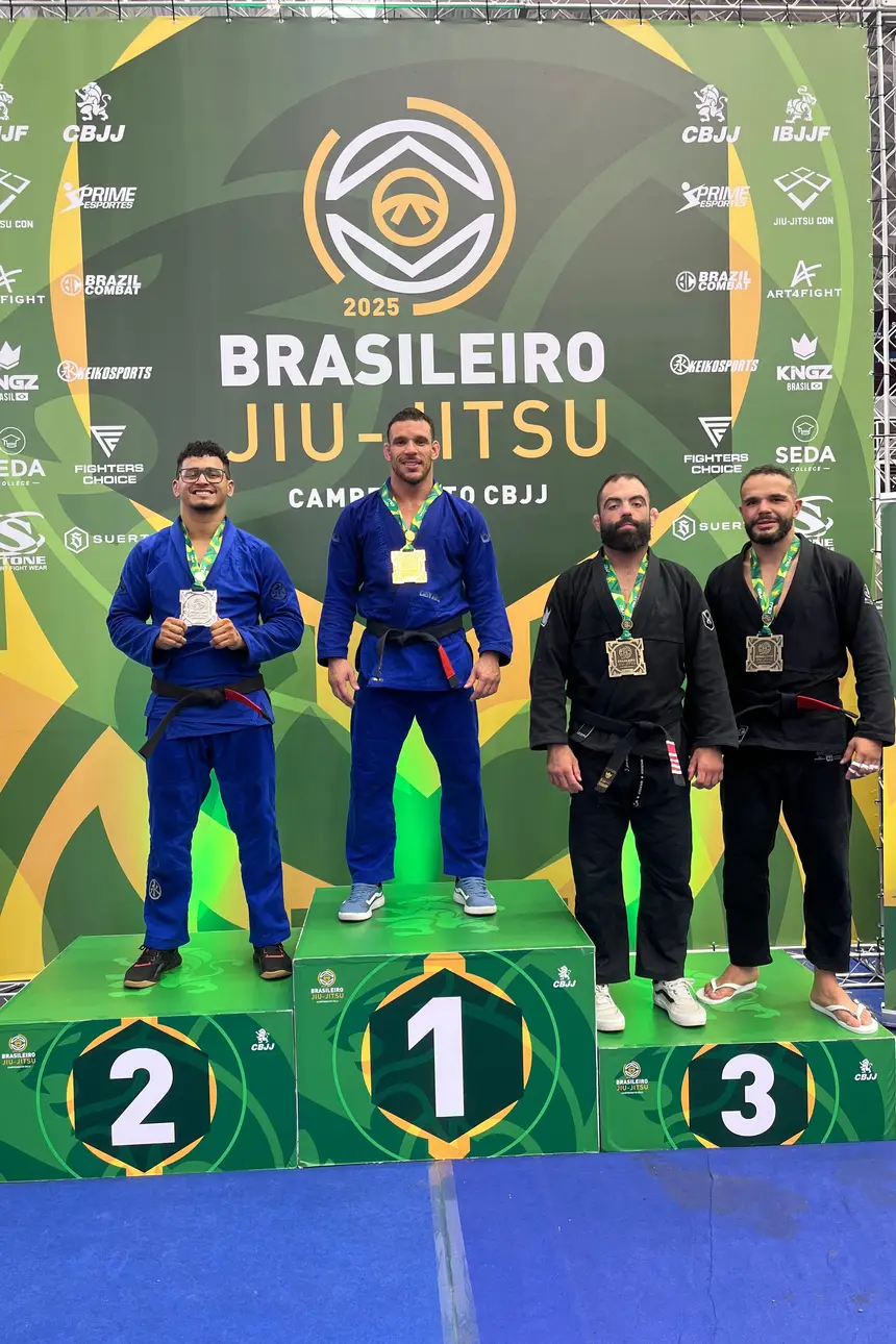 O faixa preta Ronieri da Silva conquista a medalha de prata para o Pará, com o apoio da Seel