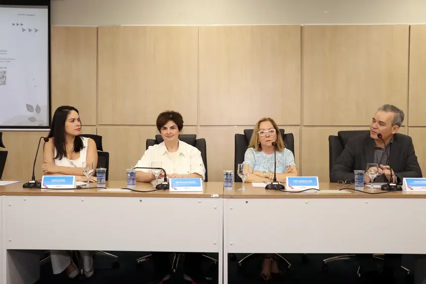 Secretários da Sespa e a assessora técnica do Conass, Carla Ulhoa (à esquerda)