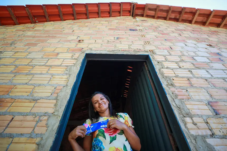 Sua Casa: Dilva Avelino Ferreira, com o benefício, ajudou com as próprias mãos a construir sua casa
