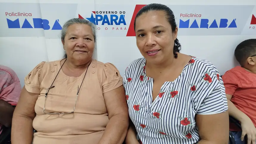 Cleonice Costa, 60 anos, ao lado da familia parabenizou o atendimento humanizado na instituição