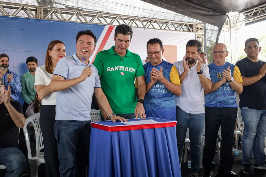 -Falas de autoridades
-Entrega de rádio comunicador pra agentes de transito
-Sua casa
-CNH pai degua <div class='credito_fotos'>Foto: Pedro Guerreiro / Ag. Pará | <a href='/midias/2025/originais/20250627144039-GF00024065-F00417984.jpg' download><i class='fa-solid fa-download'></i> Download</a></div>