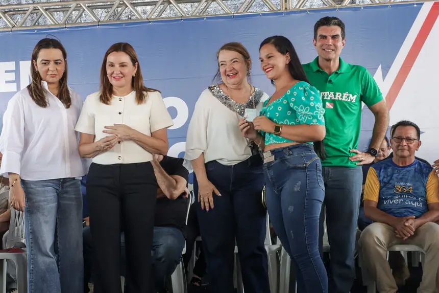 -Falas de autoridades
-Entrega de rádio comunicador pra agentes de transito
-Sua casa
-CNH pai degua <div class='credito_fotos'>Foto: Pedro Guerreiro / Ag. Pará | <a href='/midias/2025/originais/20250627144227-GF00024065-F00418001.jpg' download><i class='fa-solid fa-download'></i> Download</a></div>