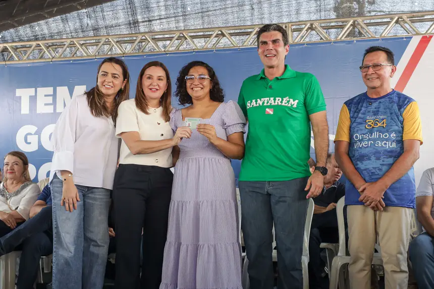 -Falas de autoridades
-Entrega de rádio comunicador pra agentes de transito
-Sua casa
-CNH pai degua <div class='credito_fotos'>Foto: Pedro Guerreiro / Ag. Pará | <a href='/midias/2025/originais/20250627144232-GF00024065-F00418004.jpg' download><i class='fa-solid fa-download'></i> Download</a></div>