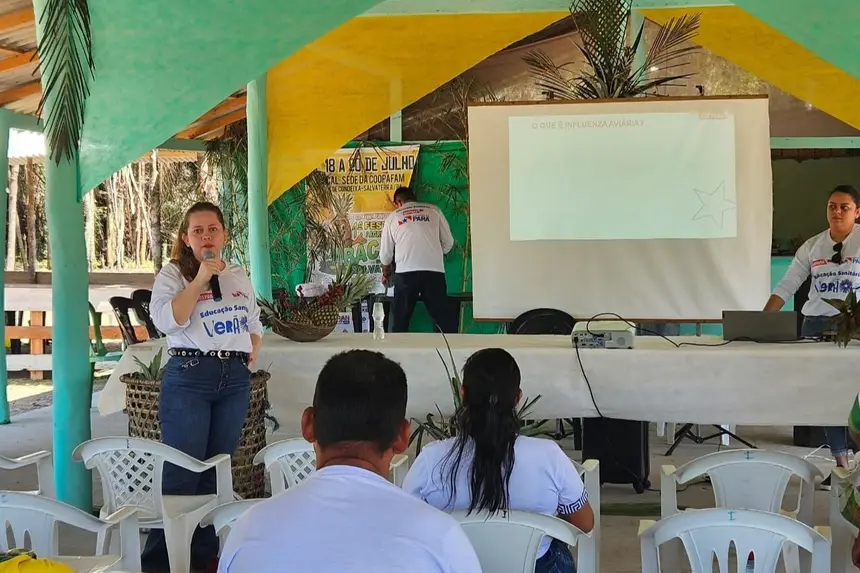 Palestra da veterina´ria Kelly Paixão durnate Festival do Abacaxi, em Salvaterra
