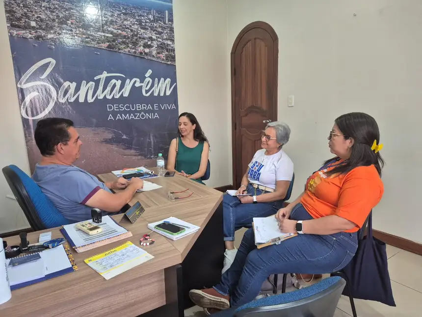 Representantes da Setur e MTur com o secretário de Turismo de Santarém, Emanuel Júlio