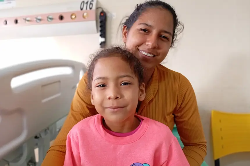 Mariana Sophya, 6 anos, está entre as 10 crianças operadas na garganta e nariz pelo HRPT