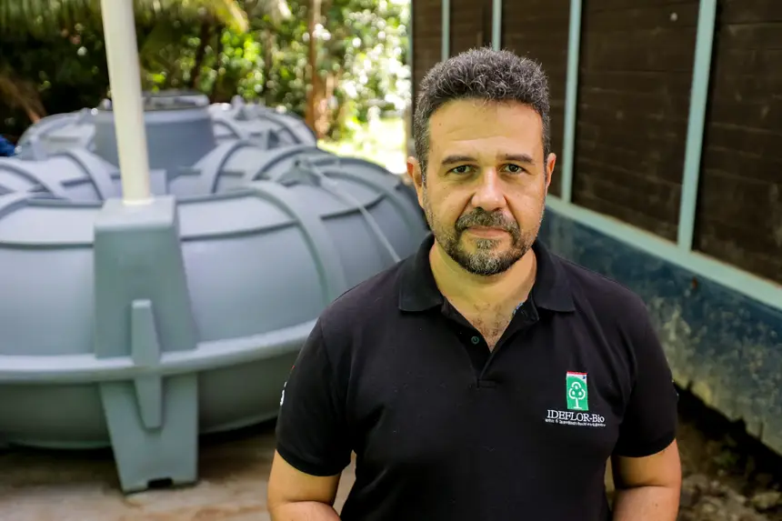 Julio Meyer, gerente APA da ilha do Cumbu pelo IDEFLOR - Bio <div class='credito_fotos'>Foto: Pedro Guerreiro / Ag. Pará &nbsp;&nbsp;|&nbsp;&nbsp; <a href='/midias/2025/originais/20250808124409-GF00024419-F00429012.jpg' download><i class='fa-solid fa-download'></i> Download</a></div>