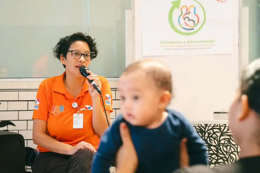 Mediadora Paula Barros destaca a importância de garantir momentos de escuta e troca entre usuárias e colaboradoras.