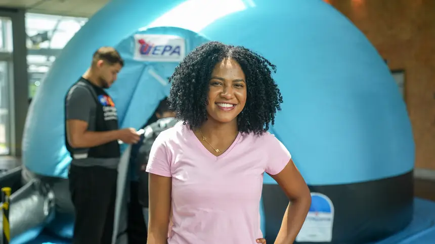 Vitoria Dias, 26 anos - estudante de psicologia <div class='credito_fotos'>Foto: Raphael Luz / Agência Pará | <a href='/midias/2025/originais/20250818134257-GF00024513-F00432012.jpg' download><i class='fa-solid fa-download'></i> Download</a></div>