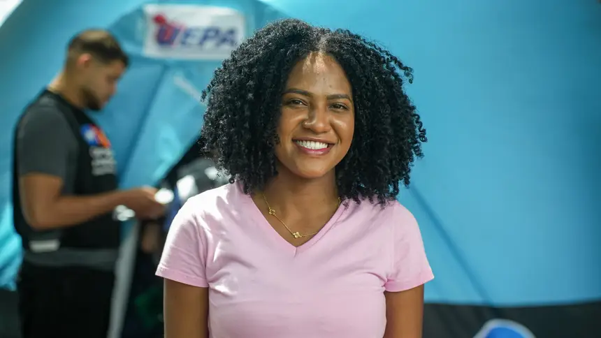 Vitoria Dias, 26 anos - estudante de psicologia <div class='credito_fotos'>Foto: Raphael Luz / Agência Pará | <a href='/midias/2025/originais/20250818134259-GF00024513-F00432013.jpg' download><i class='fa-solid fa-download'></i> Download</a></div>