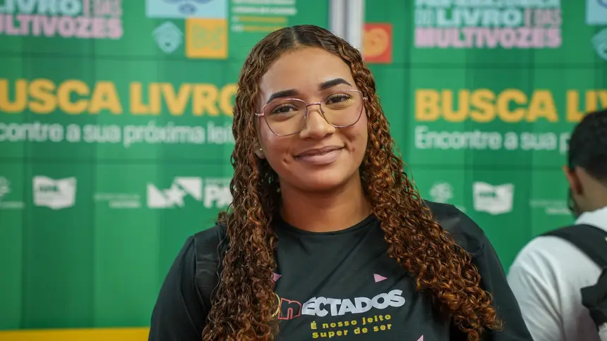 Emilly Pereira - 19 anos - aluna de curso administrativo da proativa <div class='credito_fotos'>Foto: Raphael Luz / Agência Pará | <a href='/midias/2025/originais/20250818134318-GF00024513-F00432022.jpg' download><i class='fa-solid fa-download'></i> Download</a></div>