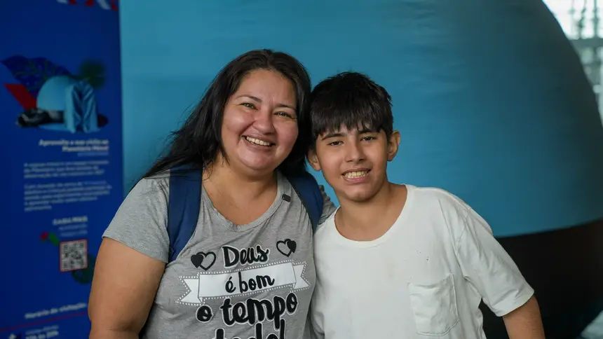 Alessandra Albuquerque - dona de casa E seu filho Heitor Navarro - 12 anos <div class='credito_fotos'>Foto: Raphael Luz / Agência Pará | <a href='/midias/2025/originais/20250818134342-GF00024513-F00432034.jpg' download><i class='fa-solid fa-download'></i> Download</a></div>