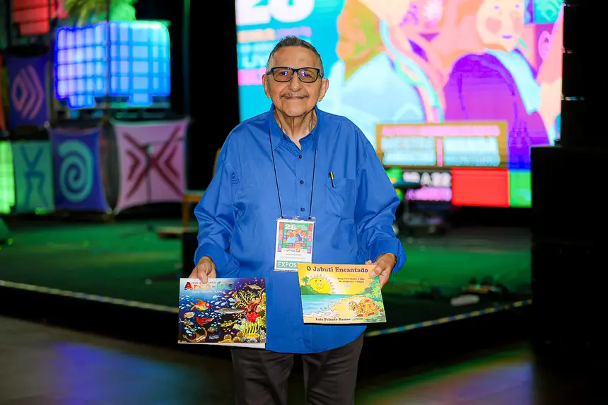 Luiz Peixoto Ramos homenageado Feira do Livro 2026 <div class='credito_fotos'>Foto: Alex Ribeiro / Ag. Pará &nbsp;&nbsp;|&nbsp;&nbsp; <a href='/midias/2025/originais/20250821210003-GF00024568-F00433581.jpg' download><i class='fa-solid fa-download'></i> Download</a></div>