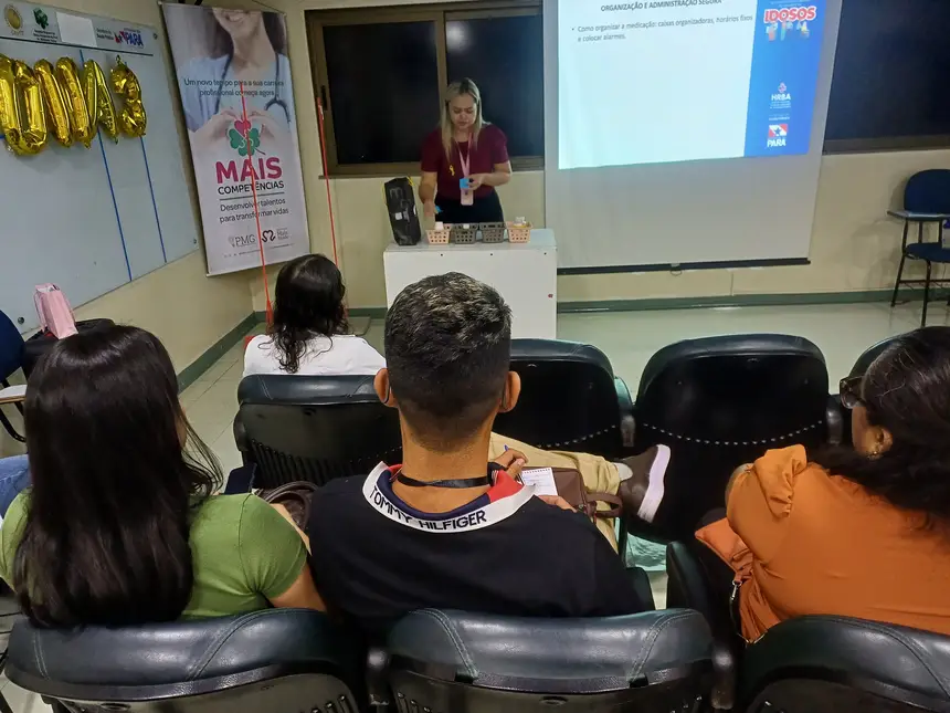 Curso é realizado no auditório da unidade