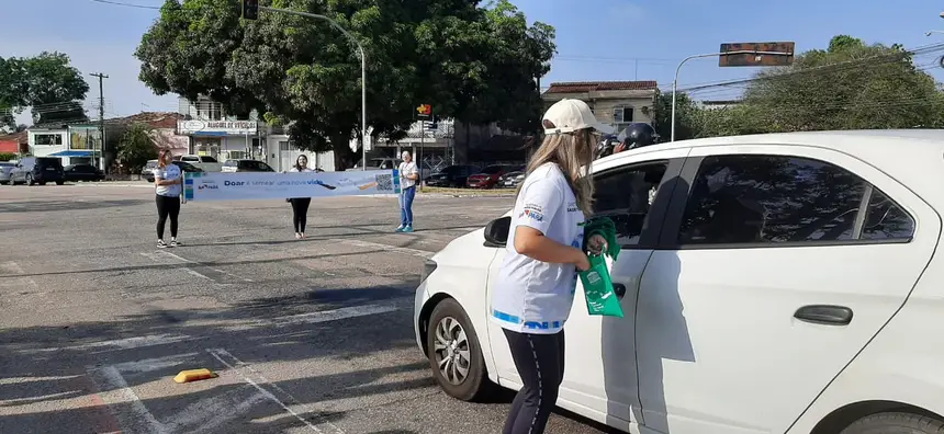 Distribuição de materiais educativos
