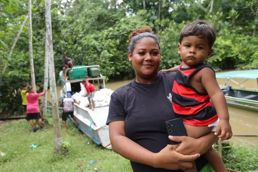 Adrielly Mota, moradora <div class='credito_fotos'>Foto: Pedro Guerreiro / Ag. Pará &nbsp;&nbsp;|&nbsp;&nbsp; <a href='/midias/2025/originais/20251022141523-GF00025261-F00458629.jpg' download><i class='fa-solid fa-download'></i> Download</a></div>